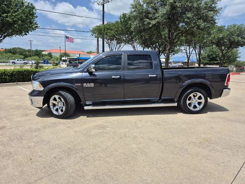 Used 2014 RAM 1500 Laramie RWD image 2
