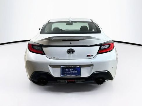 Used 2024 Toyota GR86 Premium RWD image 9