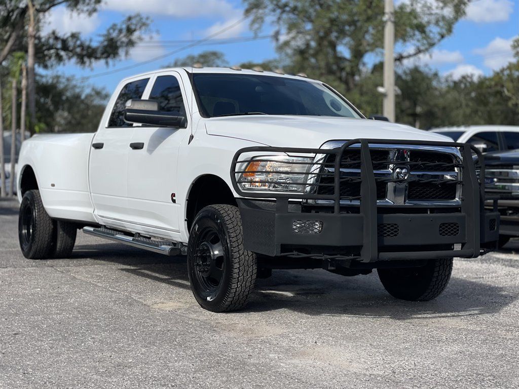 Used 2018 RAM 3500 Tradesman w/ Chrome Appearance Group AWD/4WD image 18