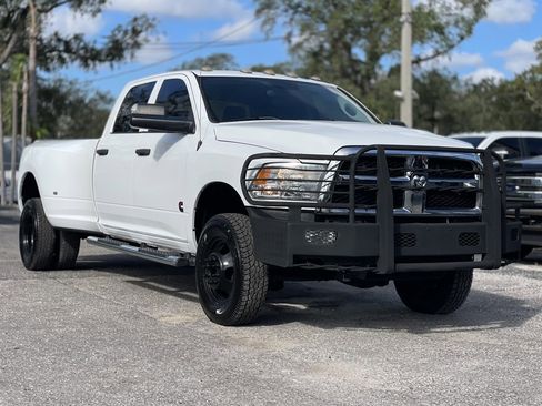 Used 2018 RAM 3500 Tradesman w/ Chrome Appearance Group image 18