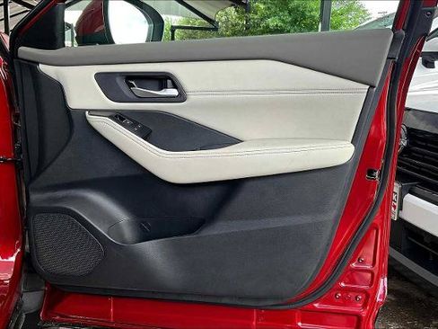 Certified 2024 Nissan Rogue SL FWD image 22