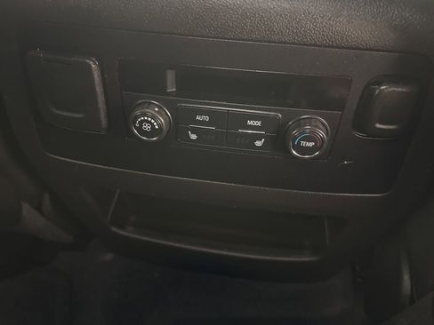 Used 2016 GMC Yukon SLT w/ HD Trailering Package image 13