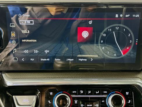 Used 2025 GMC Sierra 3500 Denali w/ Denali Reserve Package image 15