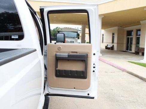Used 2015 Ford F250 Lariat w/ Lariat Ultimate Package AWD/4WD image 30