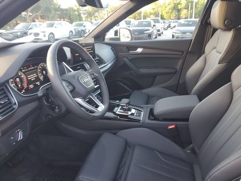 Certified 2025 Audi Q5 e Premium Plus w/ Premium Plus Package AWD/4WD image 24
