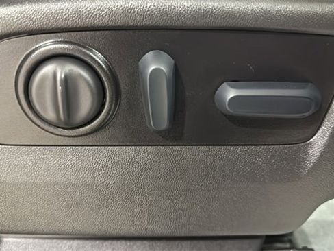 Used 2022 Chevrolet Silverado 3500 High Country image 31