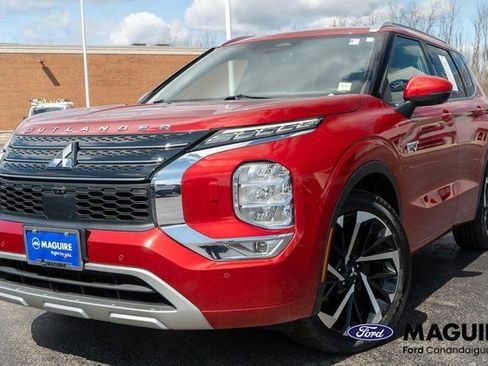 Used 2023 Mitsubishi Outlander SEL AWD/4WD image 1