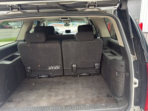 Used 2011 GMC Yukon XL SLE AWD/4WD image 17