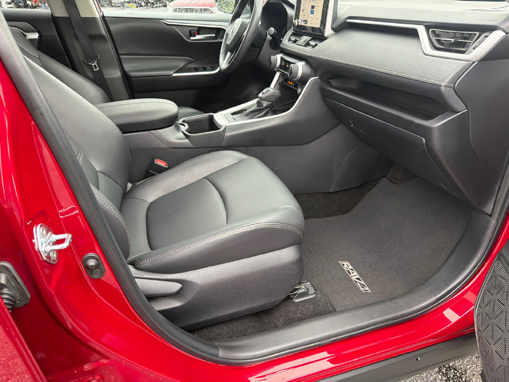 Used 2025 Toyota RAV4 XLE Premium FWD image 13