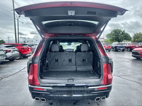 Used 2025 Chevrolet Traverse RS AWD/4WD image 19