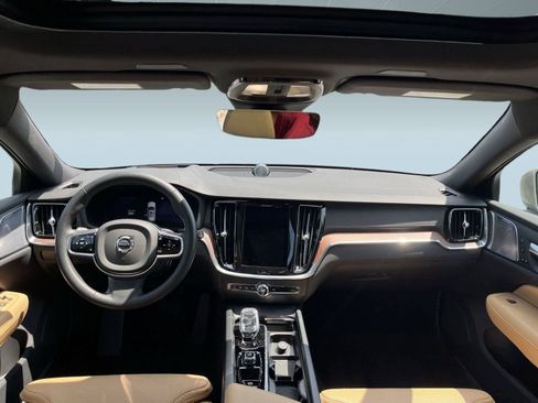 Certified 2025 Volvo V60 B5 Cross Country Ultra image 17