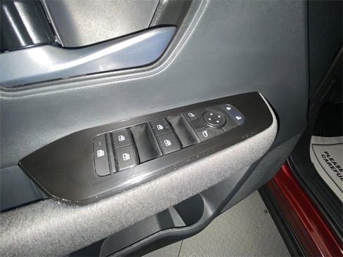 Used 2025 Nissan Kicks SV image 13