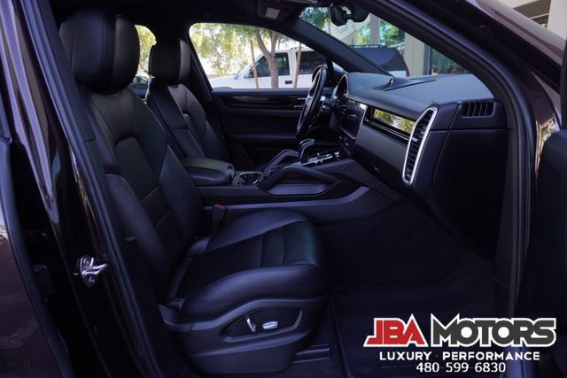 Used 2020 Porsche Cayenne AWD/4WD image 92