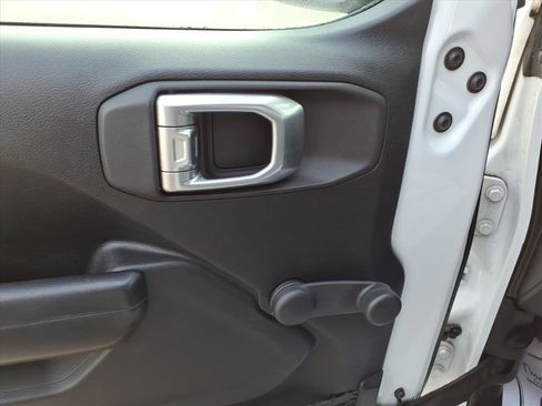 Used 2020 Jeep Wrangler Sport image 13