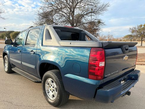 Used 2007 Chevrolet Avalanche LT w/ LT Preferred Equipment Group image 7