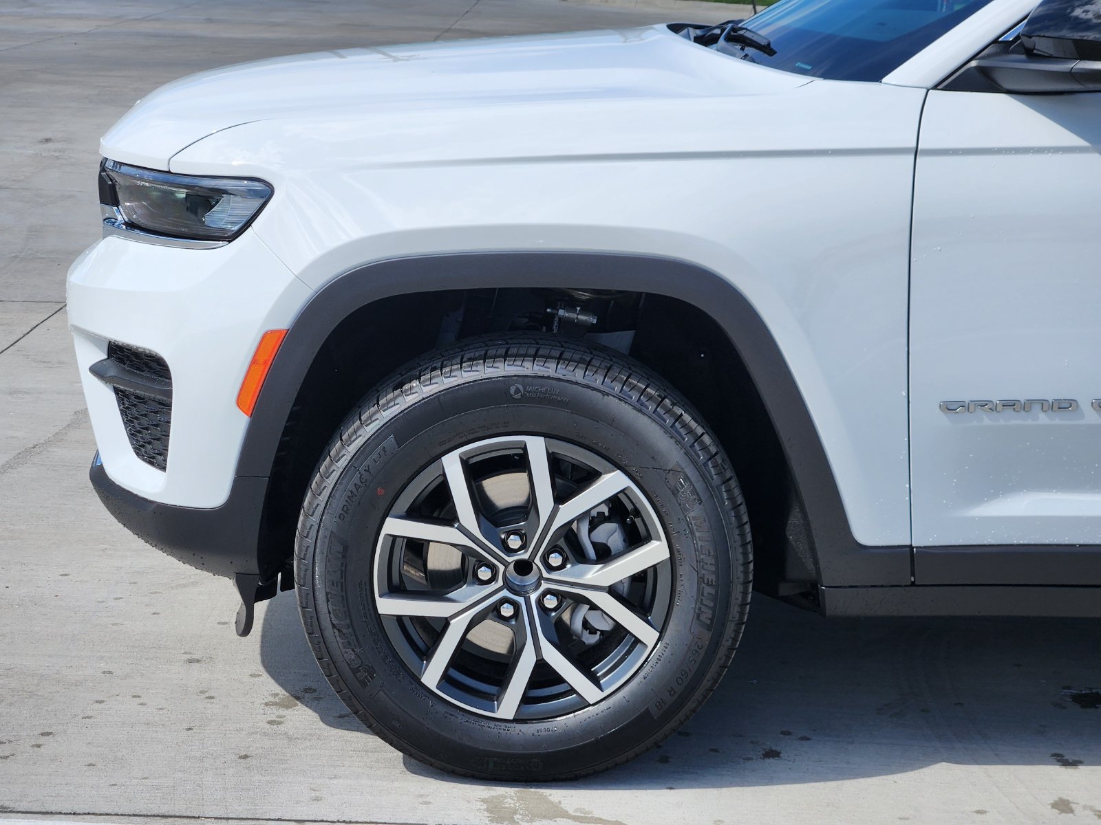New 2027 Jeep Grand Cherokee Laredo X RWD image 9