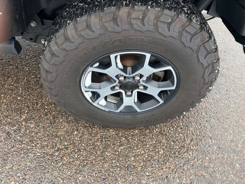 Used 2021 Jeep Wrangler Unlimited Rubicon w/ Cold Weather Group image 8