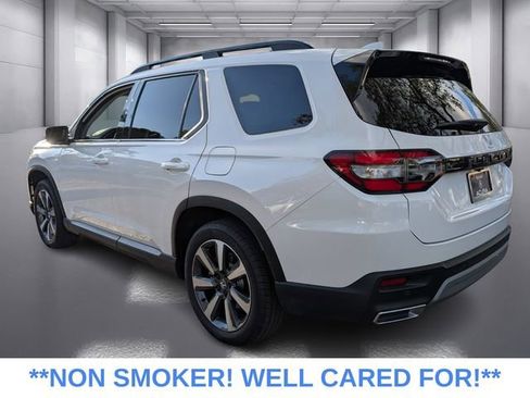 Used 2025 Honda Pilot Touring image 9