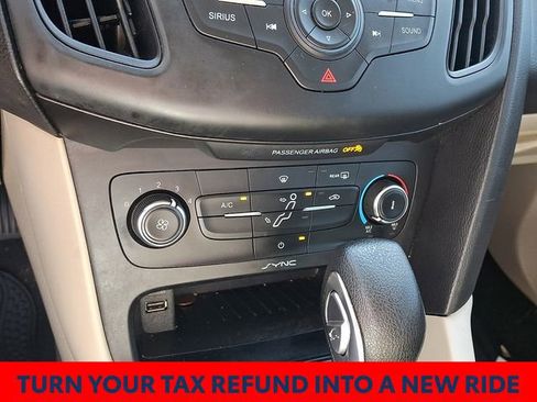 Used 2017 Ford Focus SE image 16