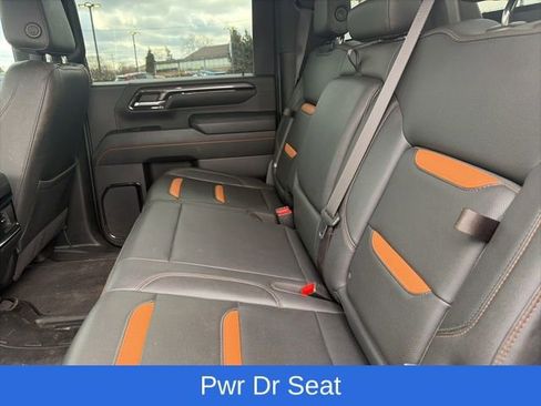 Used 2024 GMC Sierra 2500 AT4 image 13