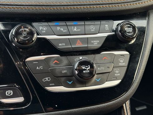 Certified 2021 Chrysler Pacifica Pinnacle image 23