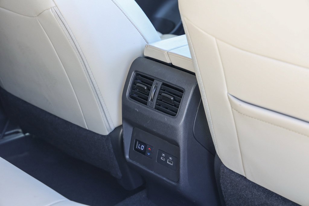 Used 2023 Nissan Rogue SL w/ SL Premium Package FWD image 19
