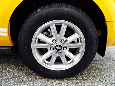 Used 2008 Ford Mustang Premium RWD image 22
