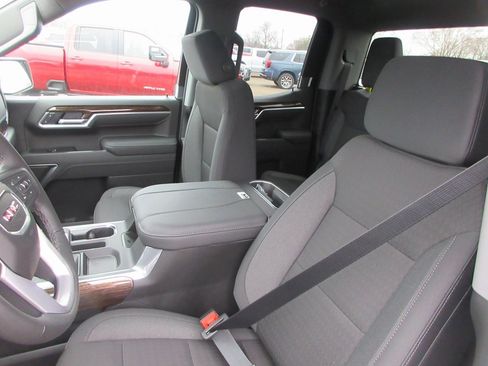New 2026 GMC Sierra 1500 Elevation image 14