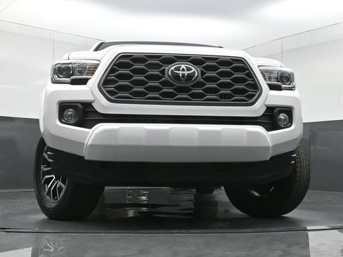 Used 2023 Toyota Tacoma TRD Sport w/ Technology Package AWD/4WD image 25