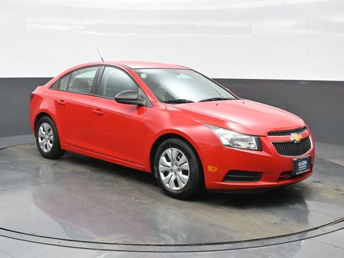 Used 2014 Chevrolet Cruze LS image 8