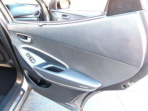 Used 2017 Hyundai Santa Fe Sport FWD image 29