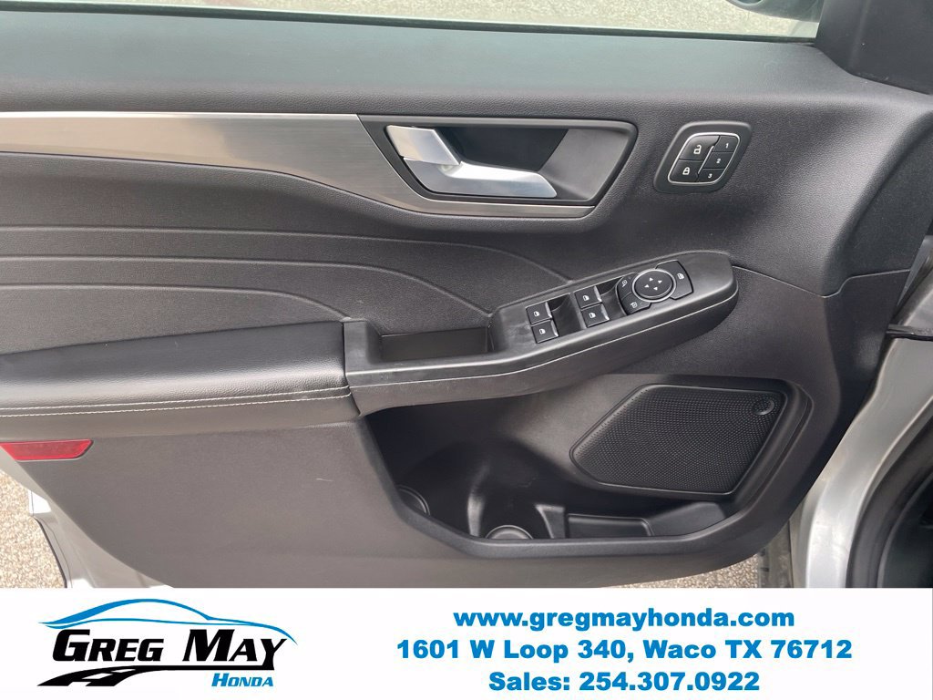 Used 2022 Ford Escape Titanium AWD/4WD image 10