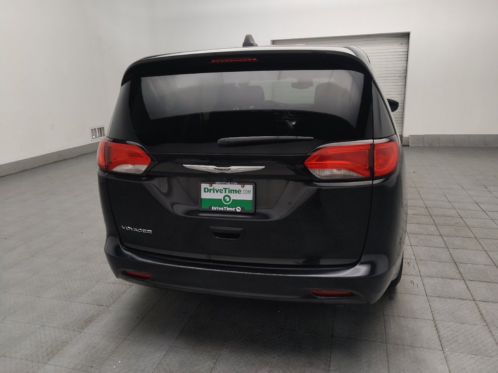 Used 2023 Chrysler Voyager LX FWD image 7