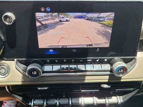 Used 2024 Chevrolet Colorado ZR2 w/ ZR2 Convenience Package III AWD/4WD image 17