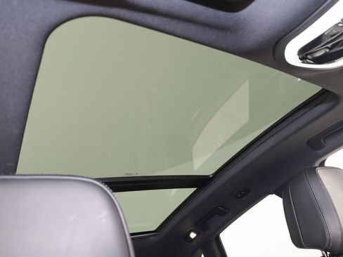 Used 2021 Porsche Macan image 13