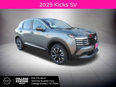 New 2025 Nissan Kicks SV