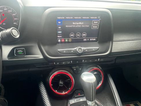 Used 2020 Chevrolet Camaro LT RWD image 21