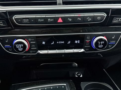 Used 2019 Audi Q7 3.0T Prestige w/ Prestige Package AWD/4WD image 24