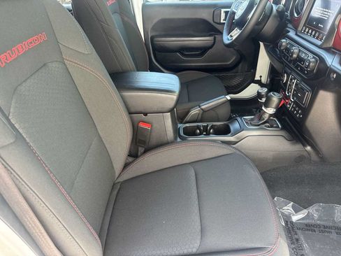 Used 2022 Jeep Wrangler Unlimited Rubicon AWD/4WD image 17