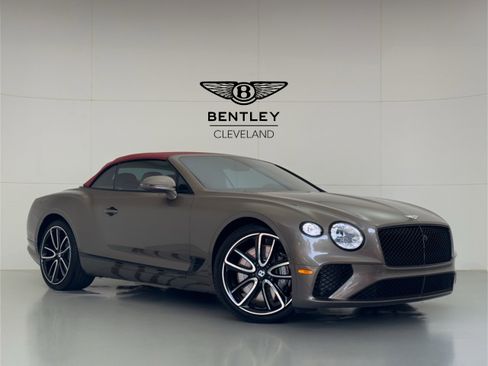 Used 2024 Bentley Continental GT image 1