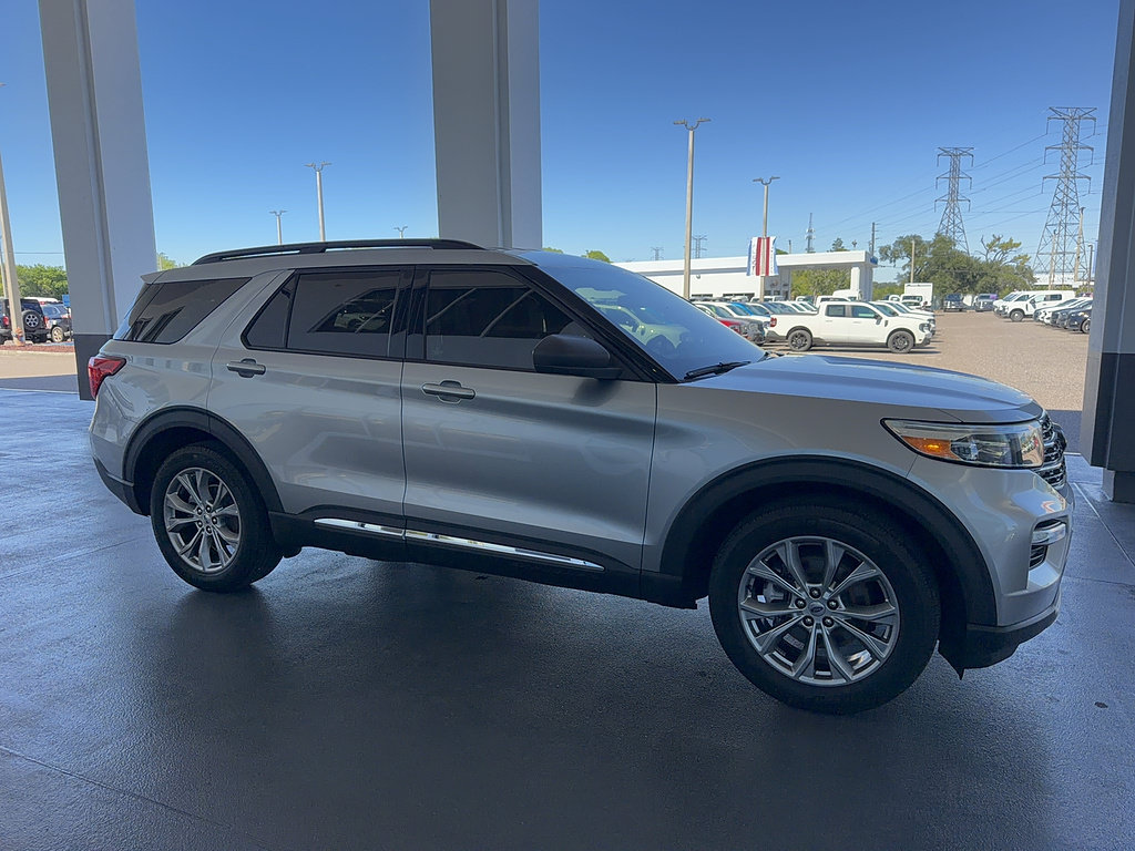Certified 2023 Ford Explorer XLT w/ Equipment Group 202A RWD image 5