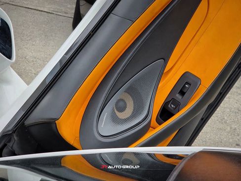 Used 2016 McLaren 570S Coupe RWD image 24