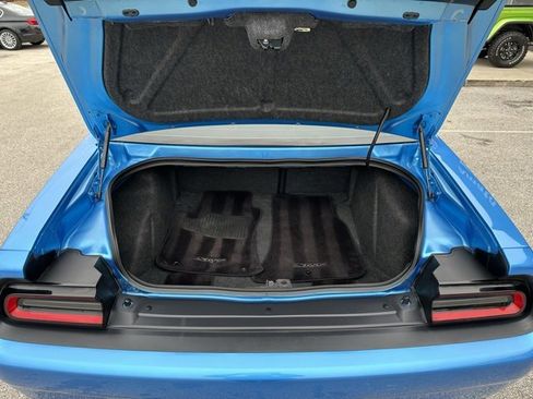 Used 2016 Dodge Challenger SRT Hellcat image 10