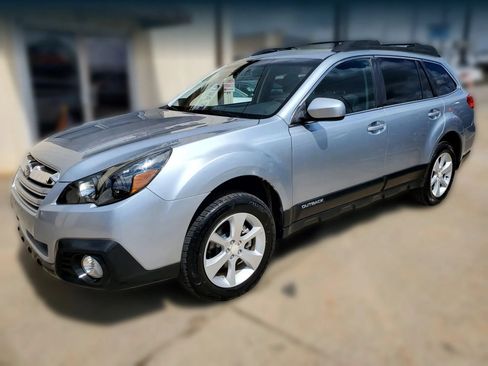 Used 2013 Subaru Outback 2.5i Premium w/ All-Weather Pkg AWD/4WD image 6