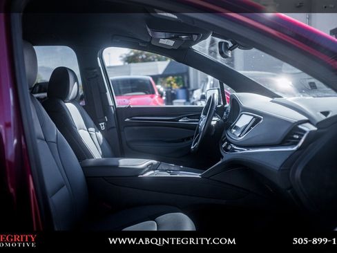 Used 2023 Buick Enclave Essence image 39