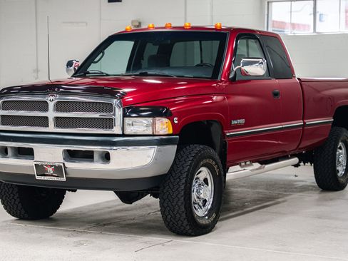 Used 1997 Dodge Ram 2500 Truck 4x4 Club Cab image 3