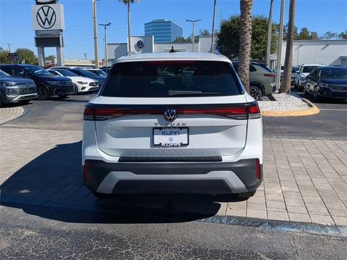 Used 2025 Volkswagen Tiguan S image 5