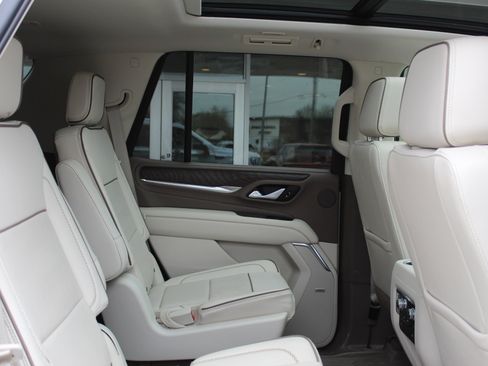 Used 2022 GMC Yukon Denali AWD/4WD image 13