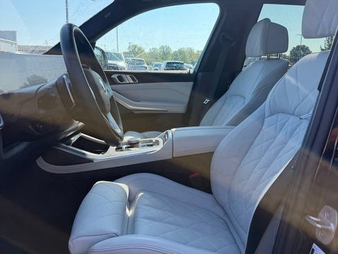 Used 2025 BMW X7 xDrive40i w/ Premium Package AWD/4WD image 12