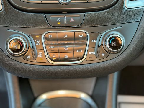 Used 2025 Chevrolet Malibu LT image 16